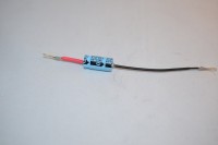Kondensator 47 µF/63V, rot-schwarz, ungleiche Enden Kondensator 47 µF/63V, rot-schwarz, ungleiche Enden